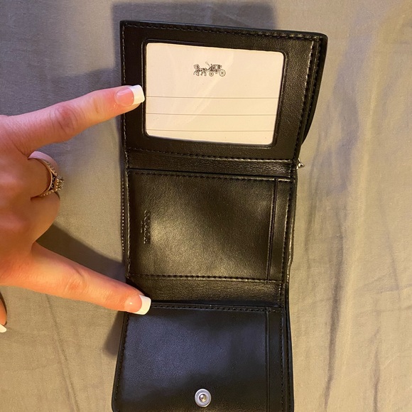 Wallet - Picture 2 of 4